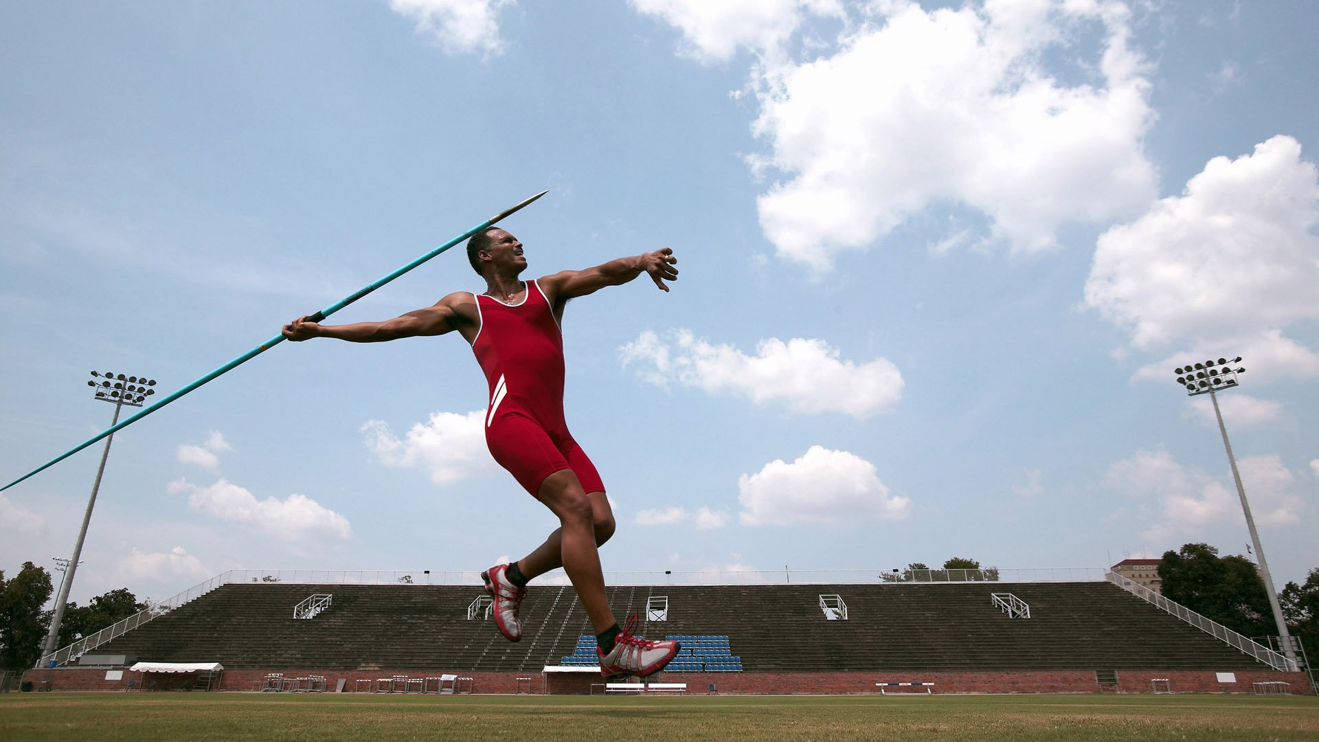 线上线下深度融合，打造完整的青少年篮球生态圈，线上篮球打卡策划